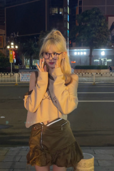 善良的年轻漂亮大馊